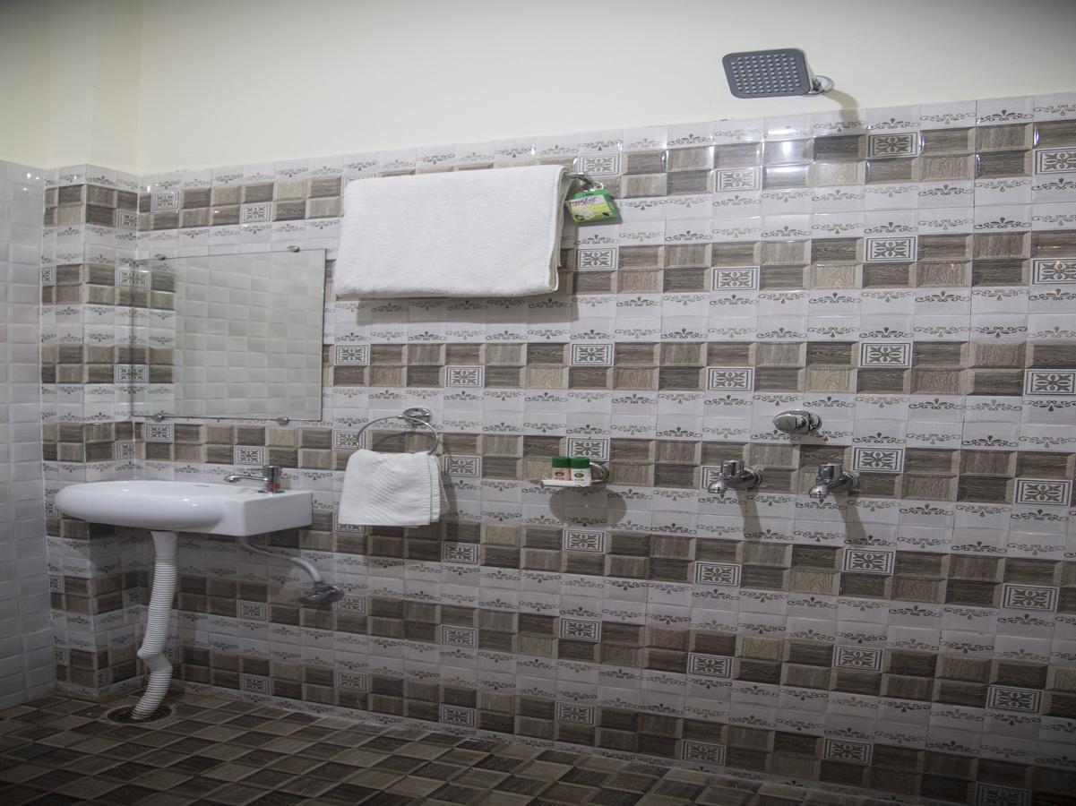 Oyo 9123 Baghban Residency Hotel Gwalior Exterior foto